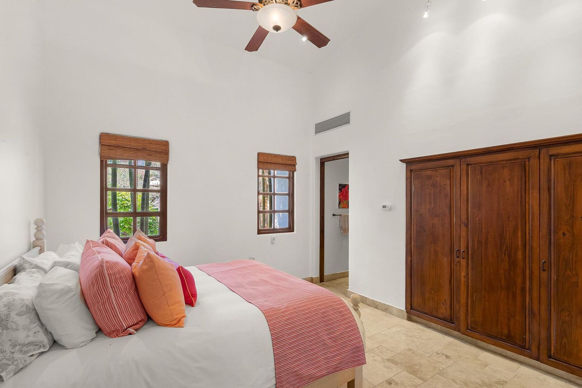 Luxuriöse 5-Sterne-Villa in San José: Pool- und Strandglück!