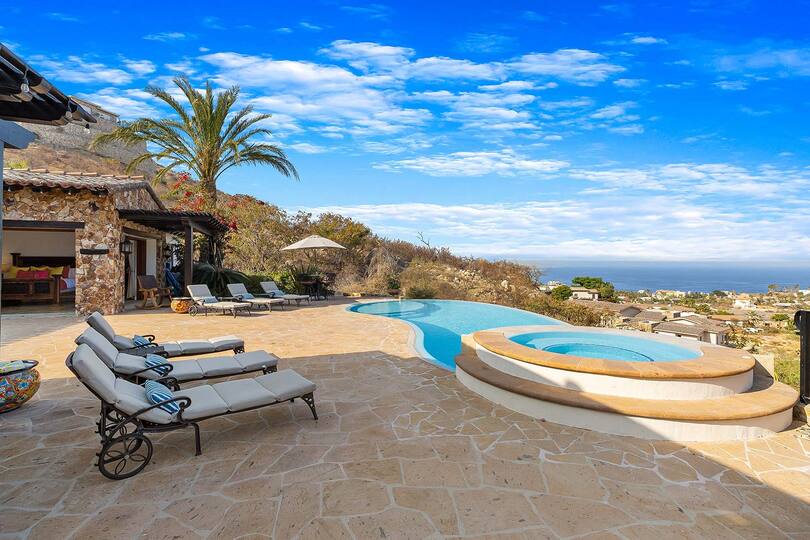 Luxuriöse 5-Sterne-Villa in San José: Pool- und Strandglück!
