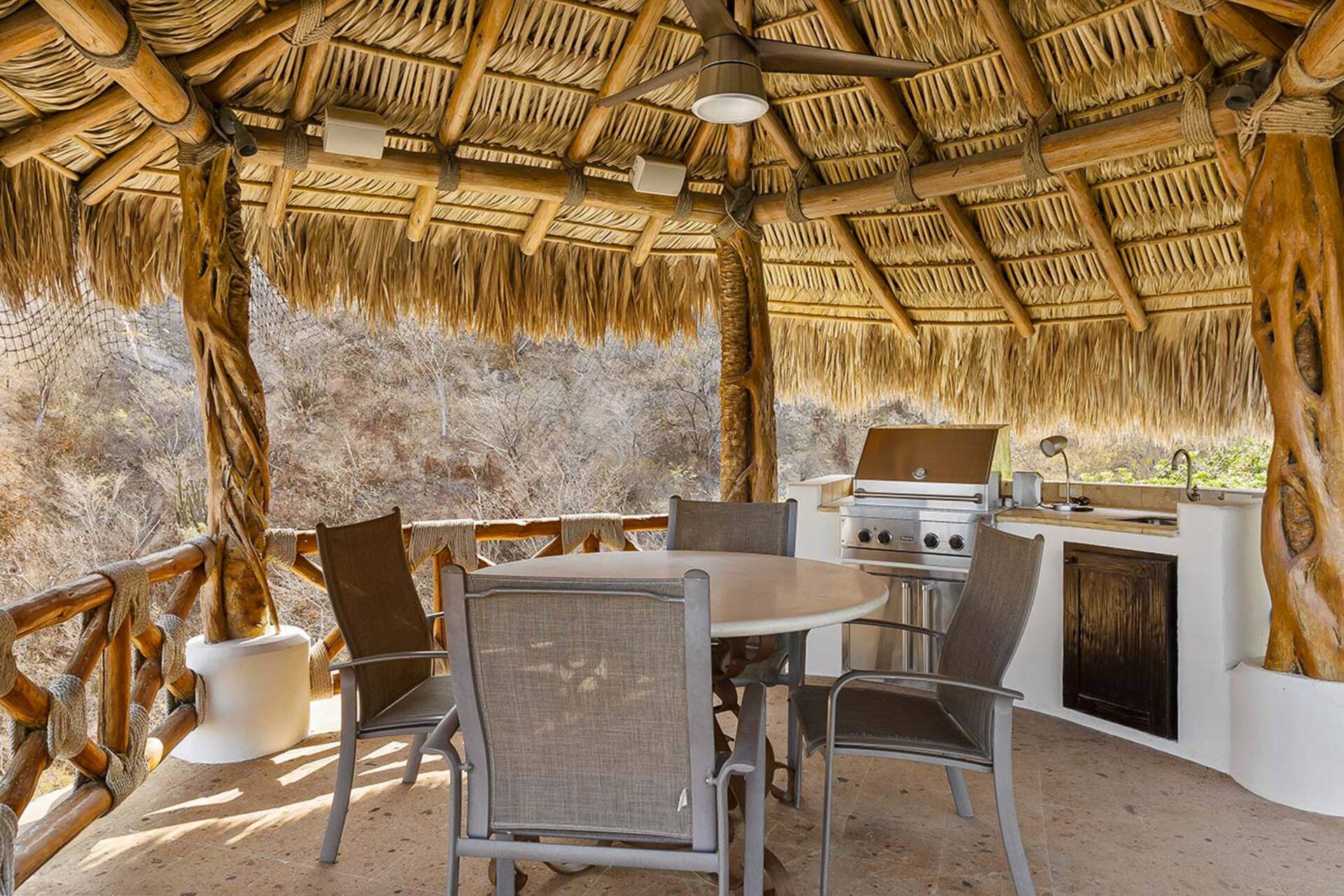 Luxuriöse 5-Sterne-Villa in San José: Pool- und Strandglück!