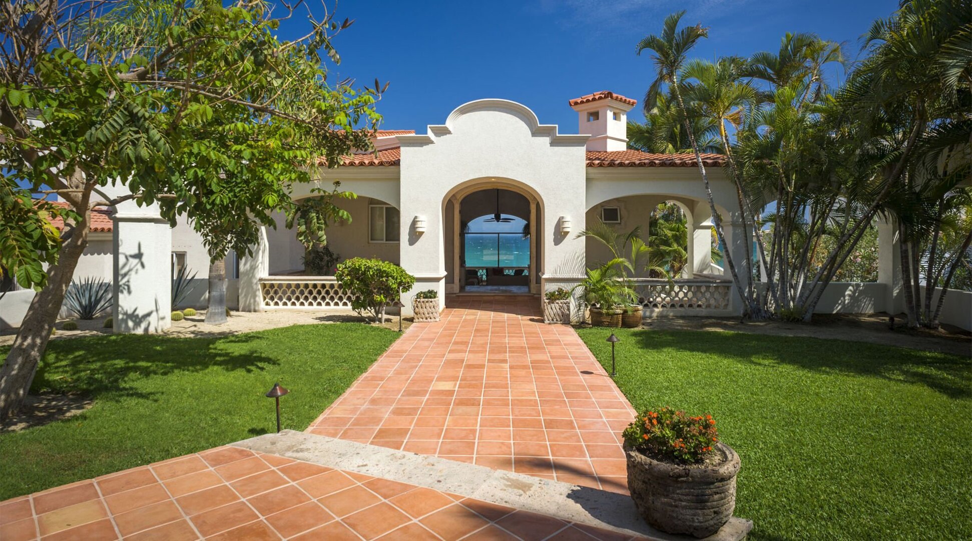 Stellen Sie sich Ihre Familie in einer Luxusvilla in der Nähe von San José, San Jose Del Cabo 1010 vor