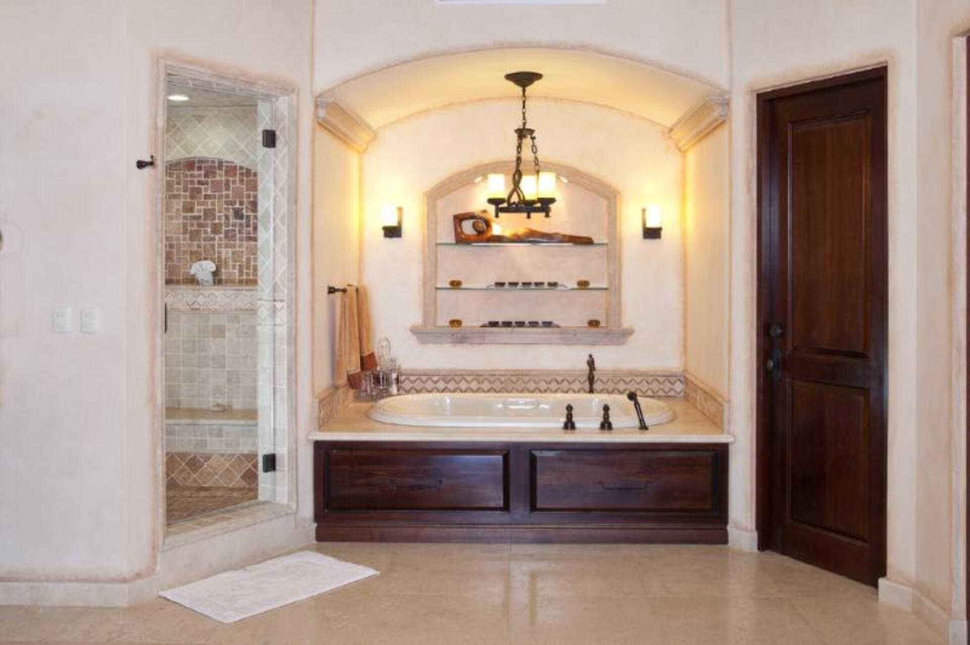 Private Luxusvilla: Atemberaubende Meerblicke erwarten Sie
