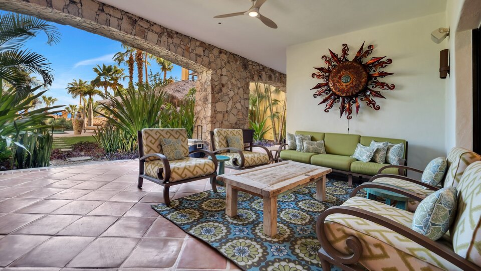 Stellen Sie sich vor, wie Sie an Ihrem privaten Pool in Cabo San Lucas entspannen und Ihr Lieblingsbuch lesen, Villa 1028 in Cabo San Lucas