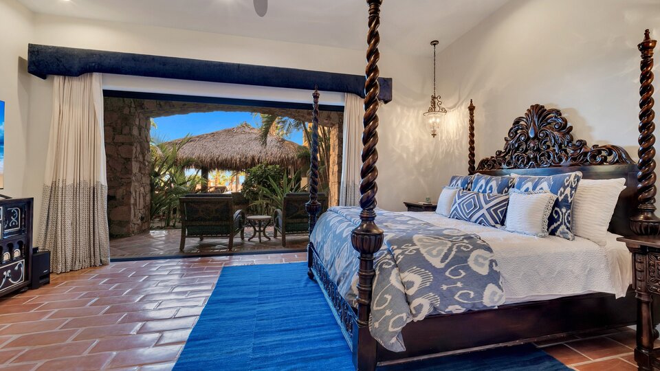 Stellen Sie sich vor, wie Sie an Ihrem privaten Pool in Cabo San Lucas entspannen und Ihr Lieblingsbuch lesen, Villa 1028 in Cabo San Lucas