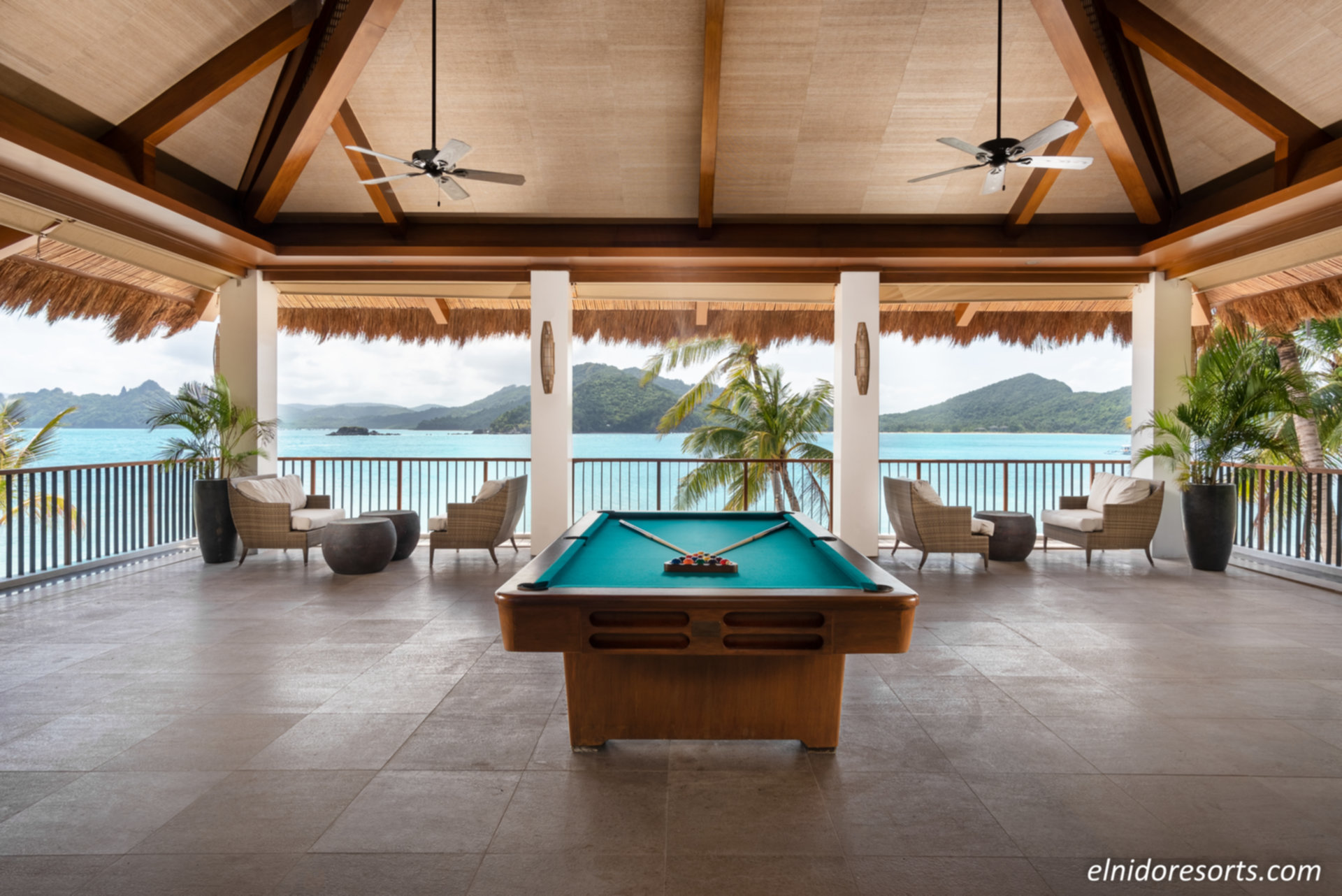Exklusive 5-Sterne-Villa mit Baldachin im Pangulasian Island Resort, El Nido Villa 1012