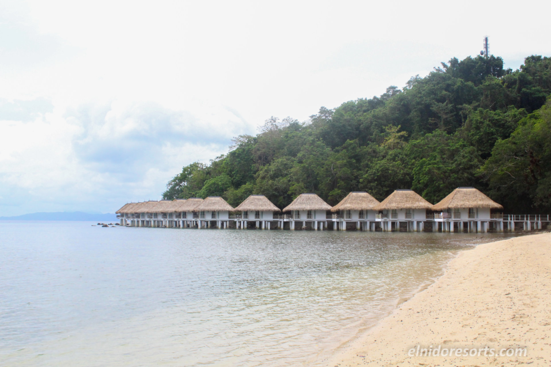 Exklusives 5-Sterne-Wasser-Cottage im Apulit Island Resort, El Nido Cottage 1001