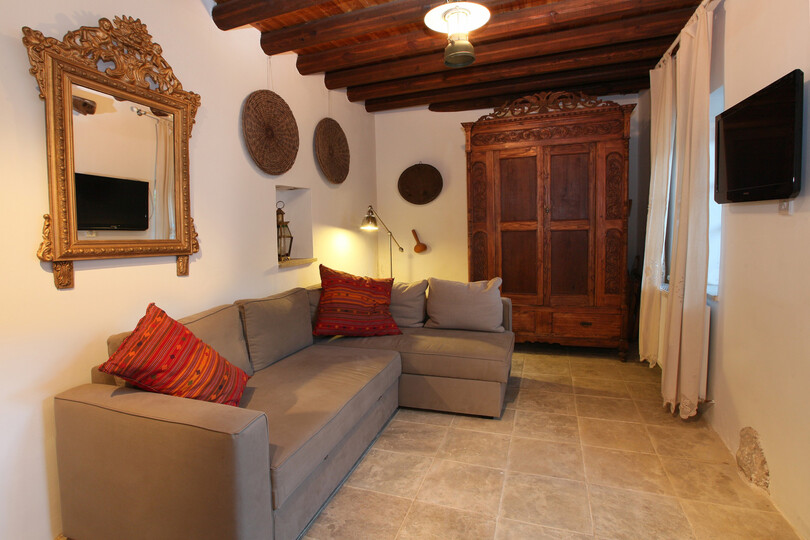 Stellen Sie sich vor, Ihre Familie mietet dieses traditionelle Steinhaus, Nicosia Cottage 1003