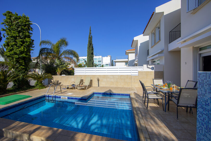 Sie und Ihre Familie werden diese 5-Sterne-Villa mit privatem Pool in der Nähe der Fig Tree Bay, Protaras Villa 1430, lieben