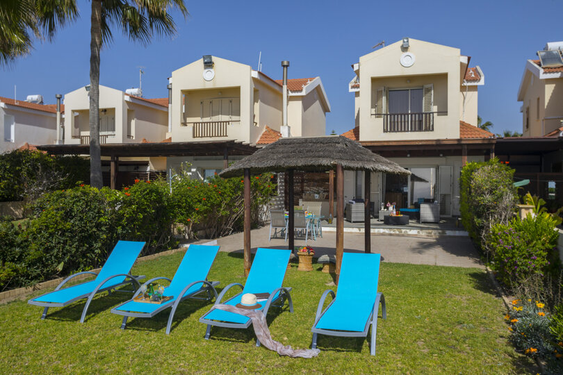 Der ultimative Leitfaden zur Anmietung Ihrer luxuriösen 3-Schlafzimmer-Villa am Strand, Larnaca Villa 1394