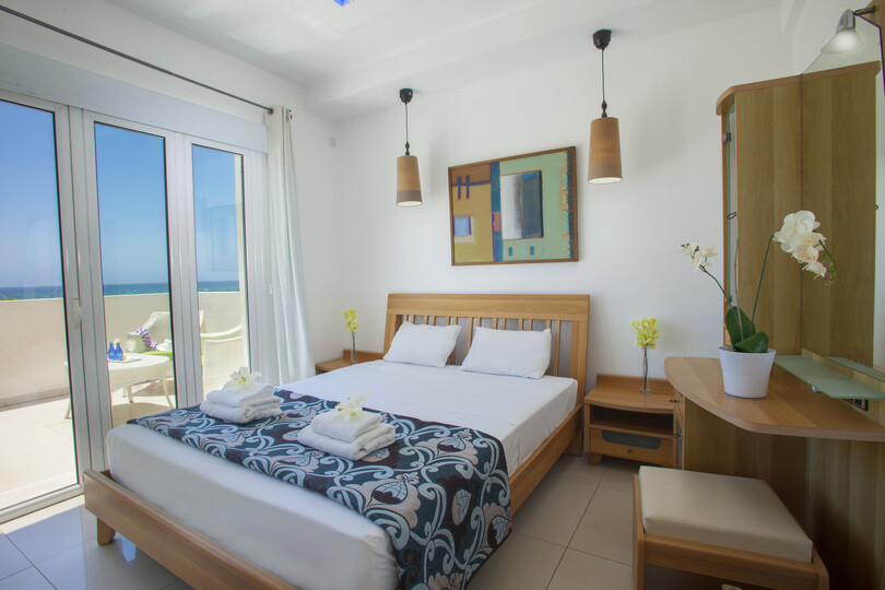 Luxuriöse Villa mit 3 Schlafzimmern am Strand, Ayia Napa Villa 1369