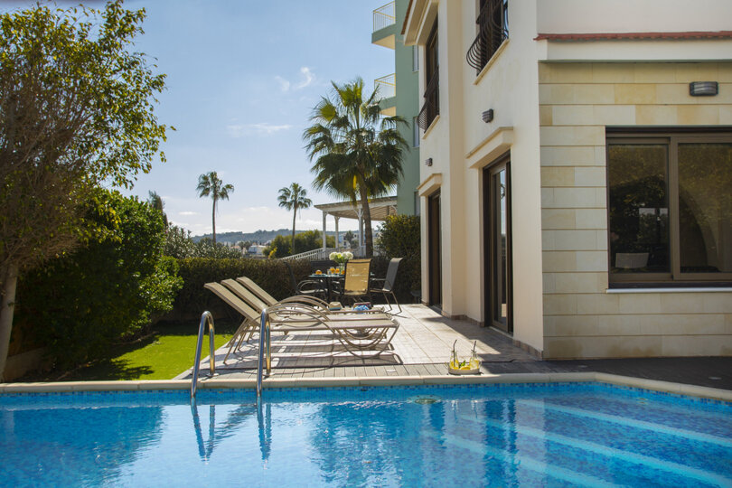 Stellen Sie sich vor, Ihre Familie mietet diese Villa im zeitgenössischen Stil, Protaras Villa 1466