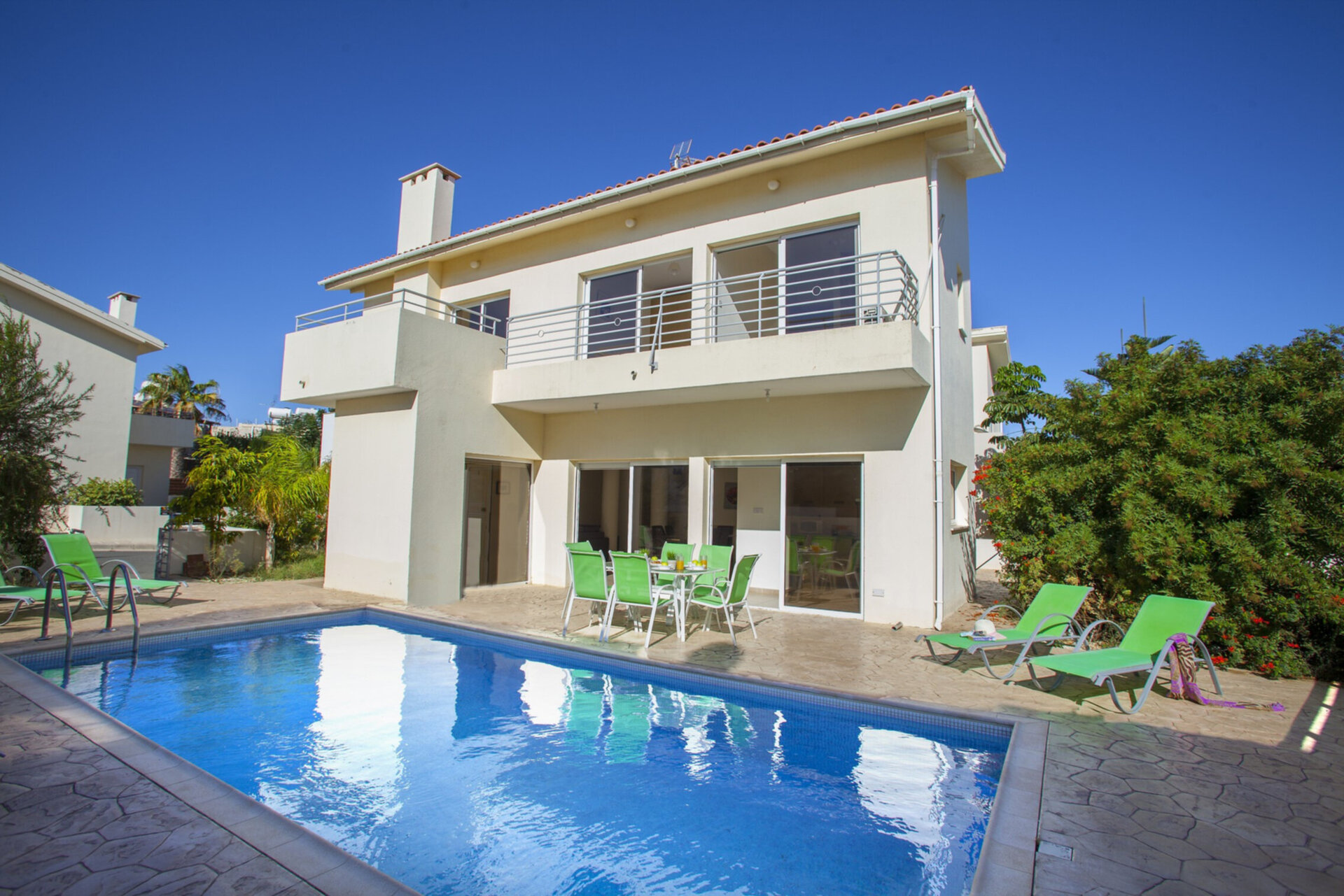 Stellen Sie sich vor, Sie und Ihre Familie mieten diese Luxusvilla in Protaras, nur wenige Minuten vom Strand entfernt, Protaras Villa 1477