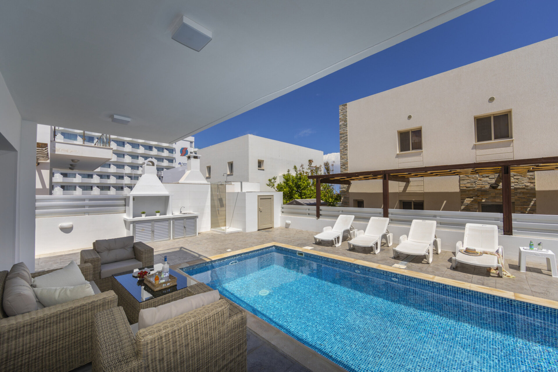 Sie und Ihre Familie werden diese 5-Sterne-Villa mit privatem Pool, Protaras Villa 1500, lieben