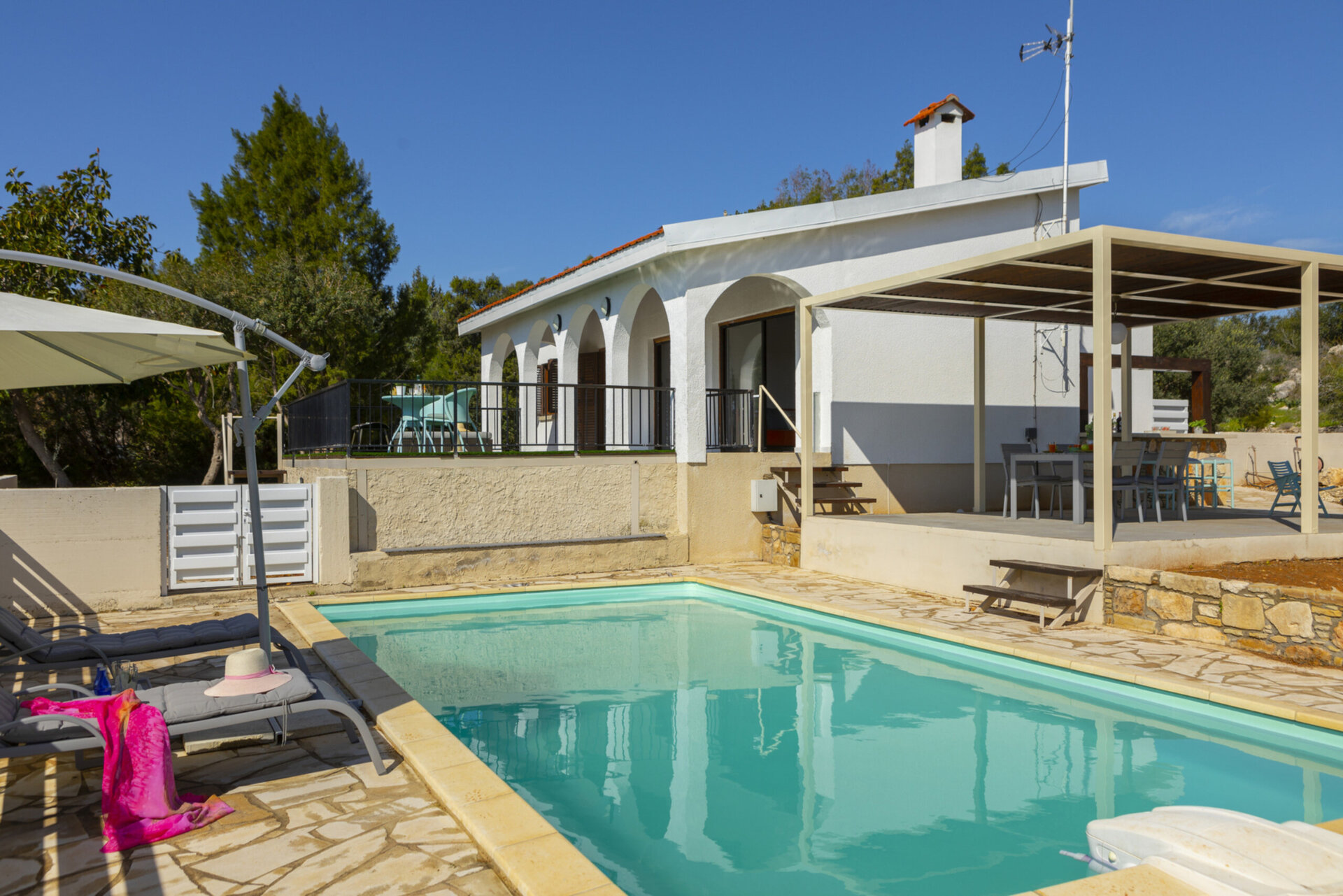 Stellen Sie sich vor, Ihre Familie mietet diese luxuriöse Villa im zeitgenössischen Stil in Ayia Napa, Ayia Napa Villa 1371