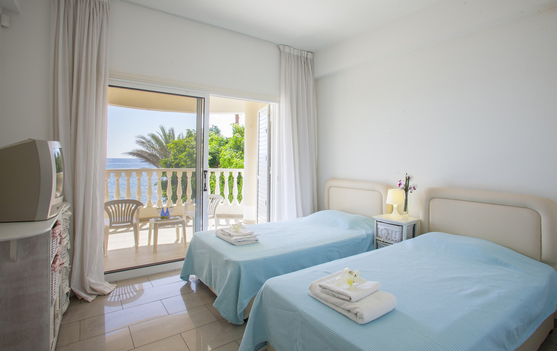Stellen Sie sich vor, Ihre Familie mietet diese luxuriöse Strandvilla, Larnaca Villa 1399