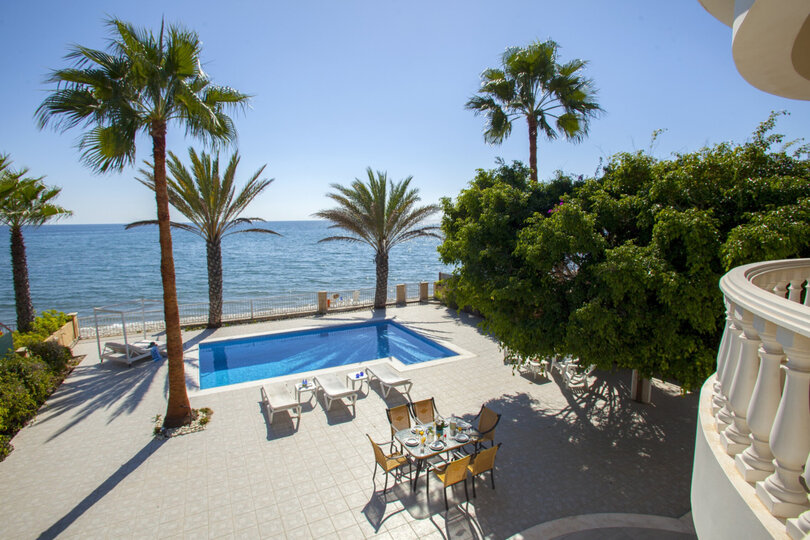 Stellen Sie sich vor, Ihre Familie mietet diese luxuriöse Strandvilla, Larnaca Villa 1399