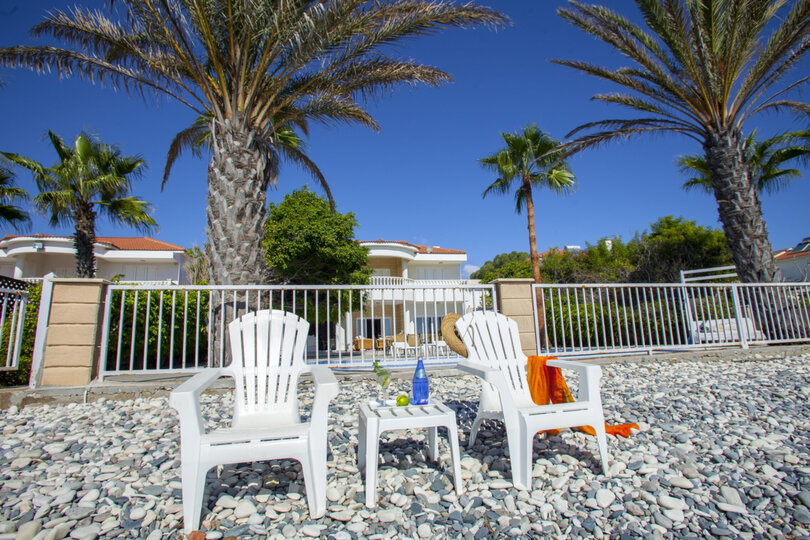 Stellen Sie sich vor, Ihre Familie mietet diese luxuriöse Strandvilla, Larnaca Villa 1399