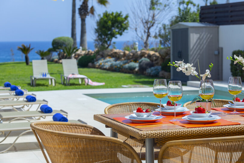 Sie und Ihre Familie werden diese 5-Sterne-Strandvilla, Protaras Villa 1536, lieben