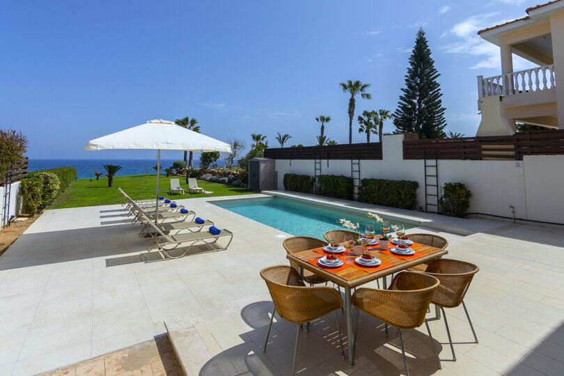 Sie und Ihre Familie werden diese 5-Sterne-Strandvilla, Protaras Villa 1536, lieben