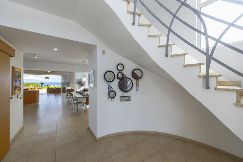 Sie und Ihre Familie werden diese 5-Sterne-Strandvilla, Protaras Villa 1536, lieben