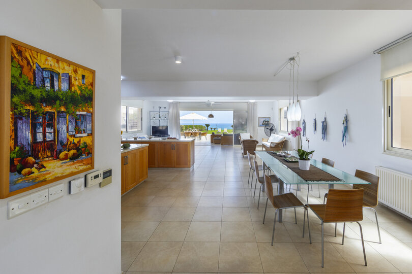 Sie und Ihre Familie werden diese 5-Sterne-Strandvilla, Protaras Villa 1536, lieben