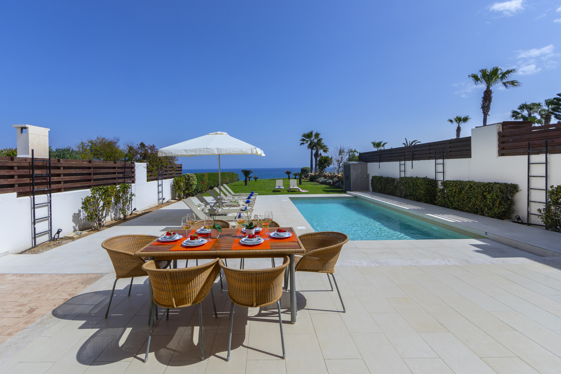 Sie und Ihre Familie werden diese 5-Sterne-Strandvilla, Protaras Villa 1536, lieben