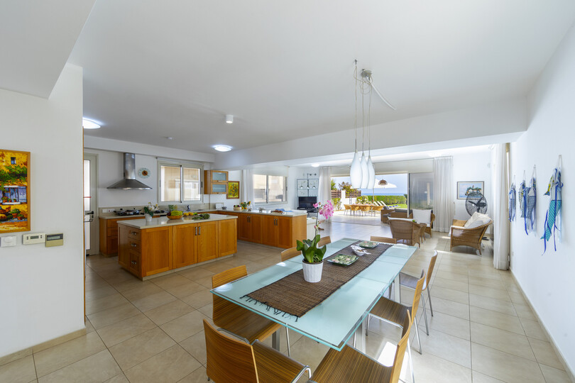 Sie und Ihre Familie werden diese 5-Sterne-Strandvilla, Protaras Villa 1536, lieben