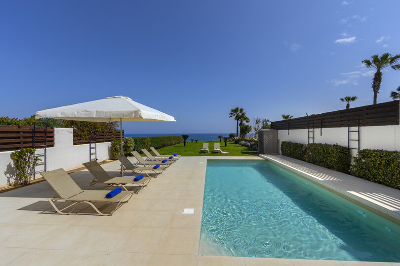 Sie und Ihre Familie werden diese 5-Sterne-Strandvilla, Protaras Villa 1536, lieben