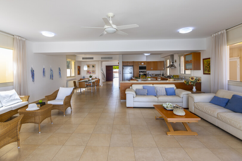 Sie und Ihre Familie werden diese 5-Sterne-Strandvilla, Protaras Villa 1536, lieben