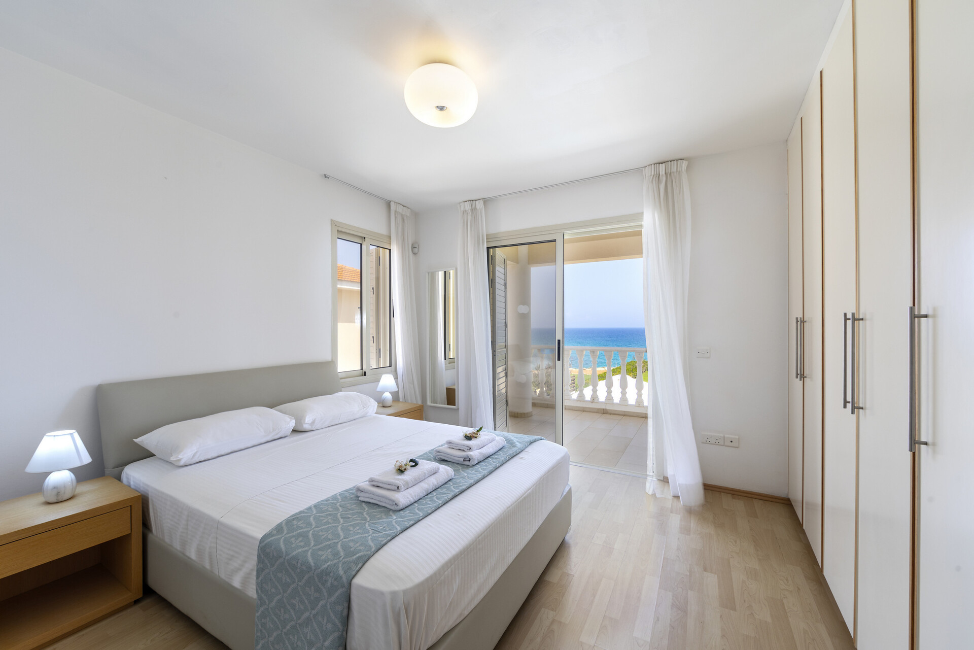 Sie und Ihre Familie werden diese 5-Sterne-Strandvilla, Protaras Villa 1536, lieben