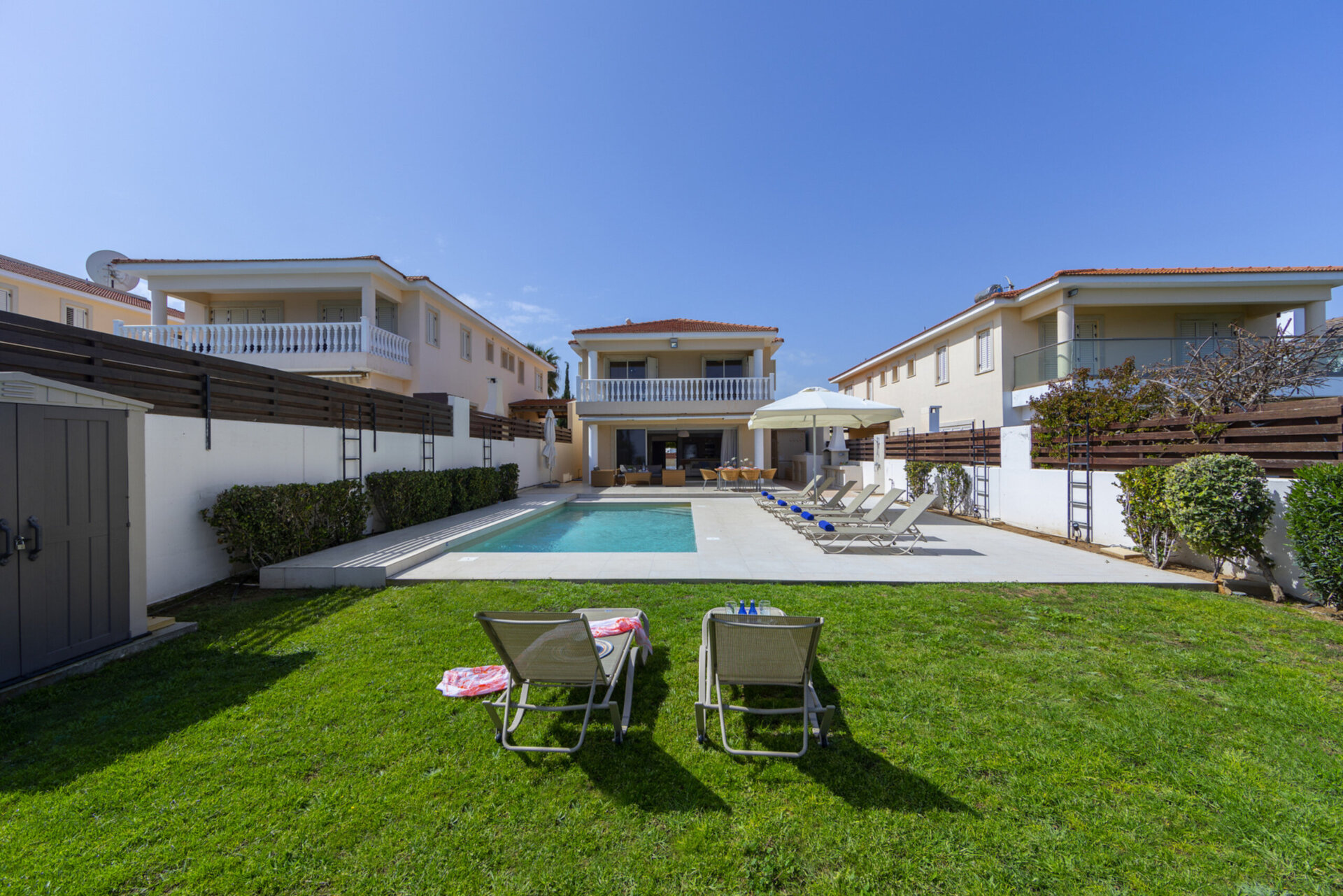 Sie und Ihre Familie werden diese 5-Sterne-Strandvilla, Protaras Villa 1536, lieben