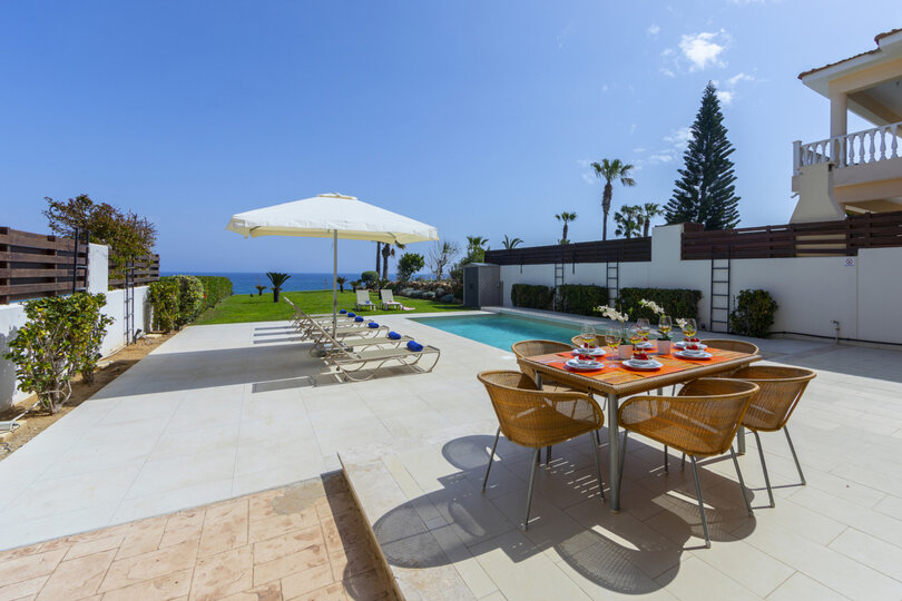 Sie und Ihre Familie werden diese 5-Sterne-Strandvilla, Protaras Villa 1536, lieben
