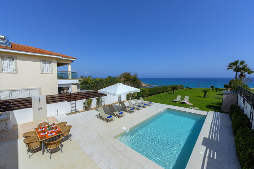 Sie und Ihre Familie werden diese 5-Sterne-Strandvilla, Protaras Villa 1536, lieben