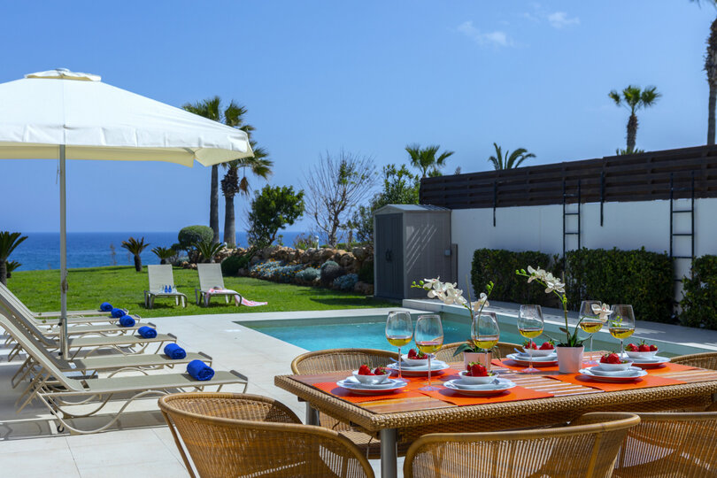 Sie und Ihre Familie werden diese 5-Sterne-Strandvilla, Protaras Villa 1536, lieben