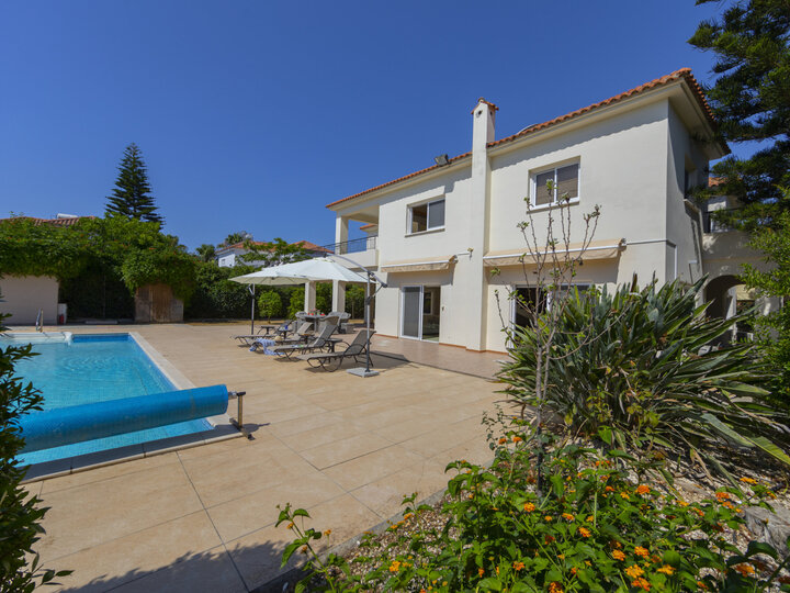 Sie und Ihre Familie werden diese Strandvilla, Larnaca Villa 1400, lieben