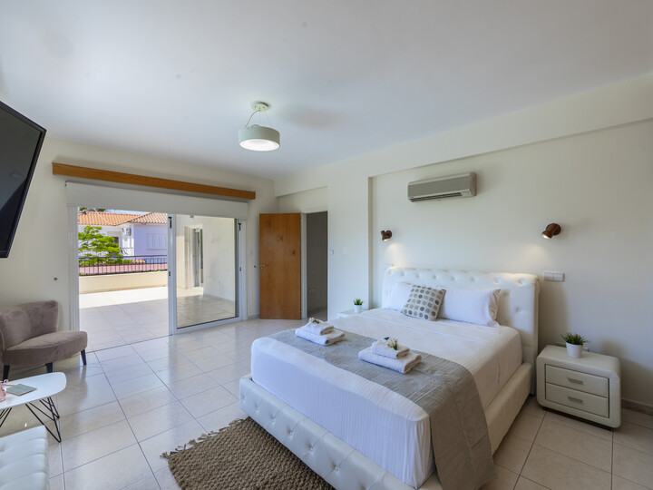 Sie und Ihre Familie werden diese Strandvilla, Larnaca Villa 1400, lieben