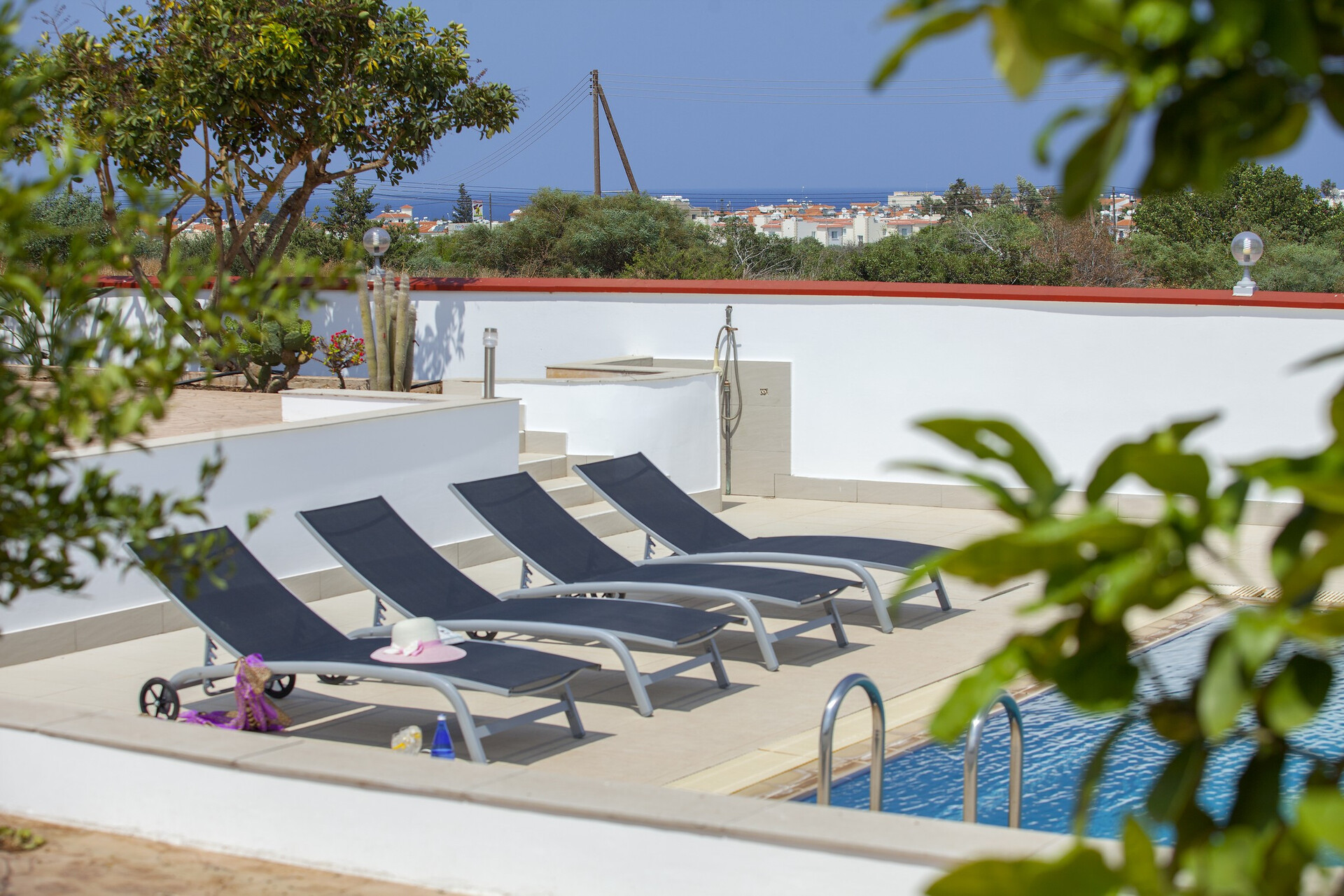 Stellen Sie sich vor, Ihre Familie mietet diese Luxusvilla mit großem privaten Pool, Protaras Villa 1543