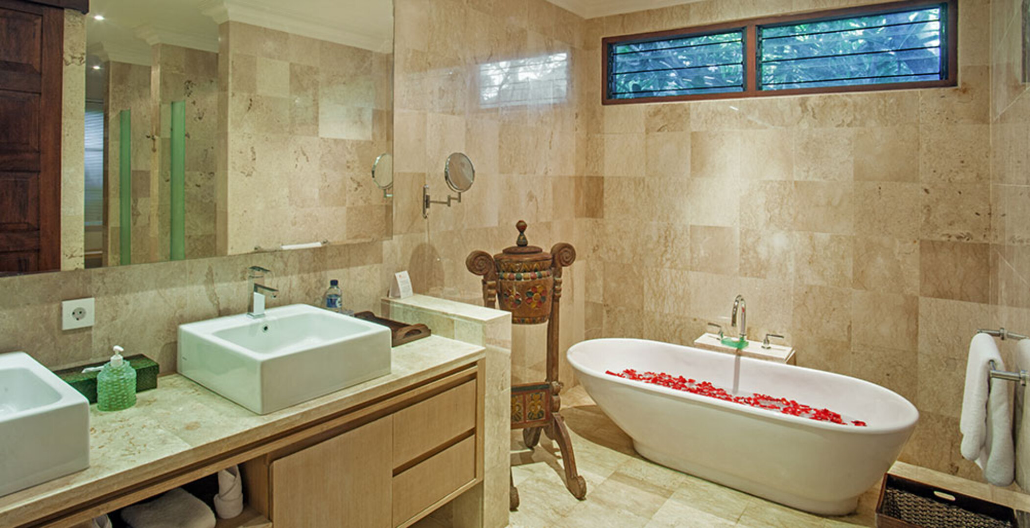 Schicker Rückzugsort: 5-Schlafzimmer-Villa auf Bali, 2253