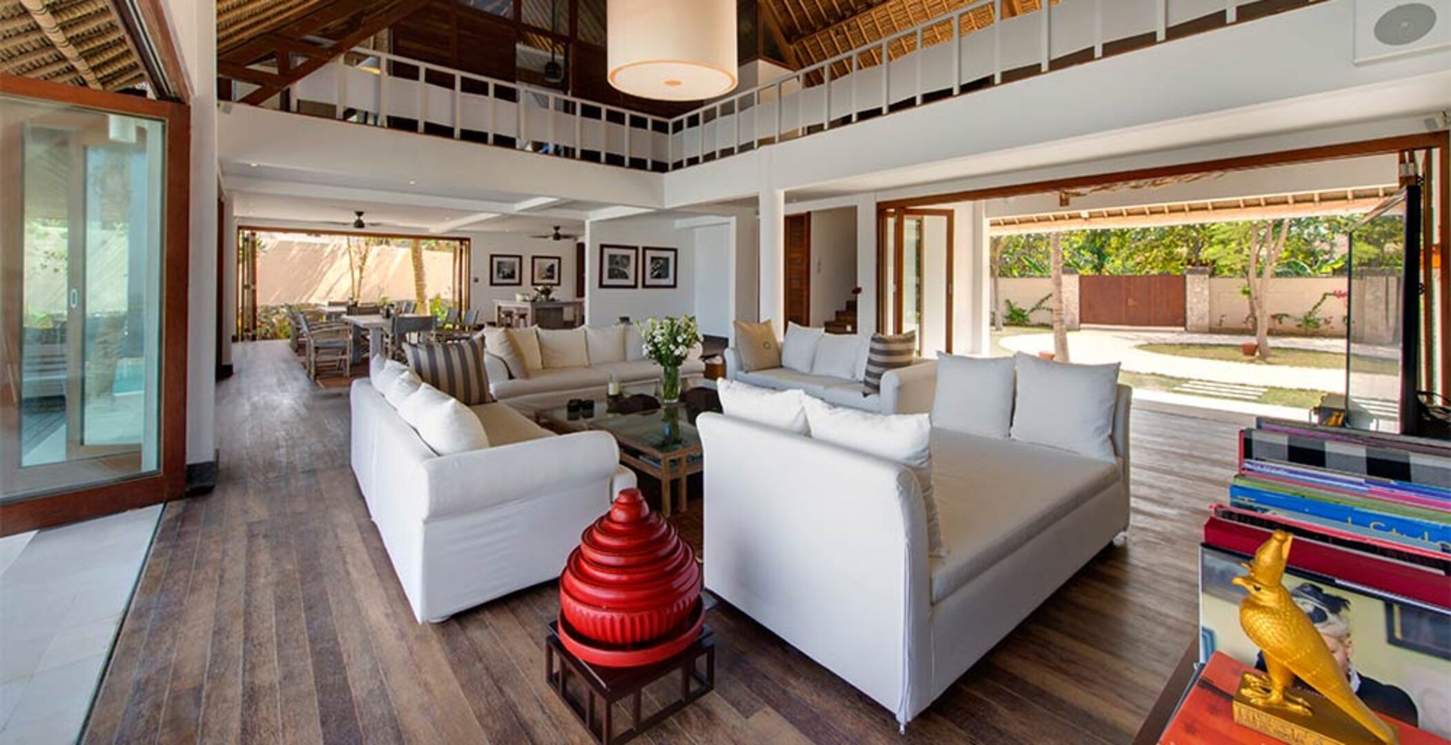 Ihre Familie wird den exklusiven balinesischen Service in Ihrer privaten Villa in Nusa Lembongan, Bali Villa 2127, lieben