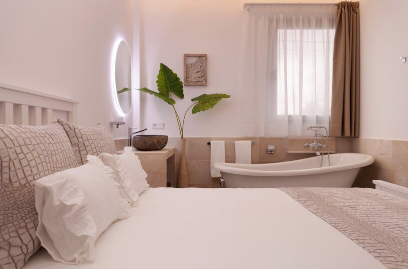 Exclusive Holiday Villa with Private Pool, Mallorca Villa 1693
