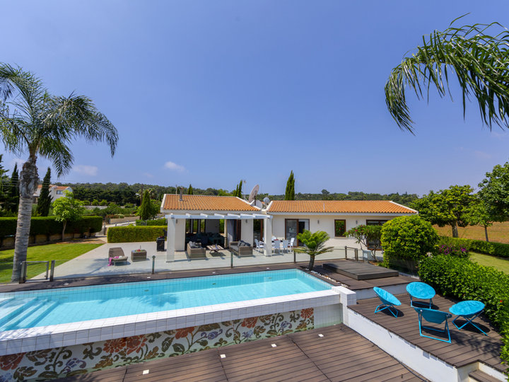 Luxus erwartet Sie am Meer – Protaras Villa 1569