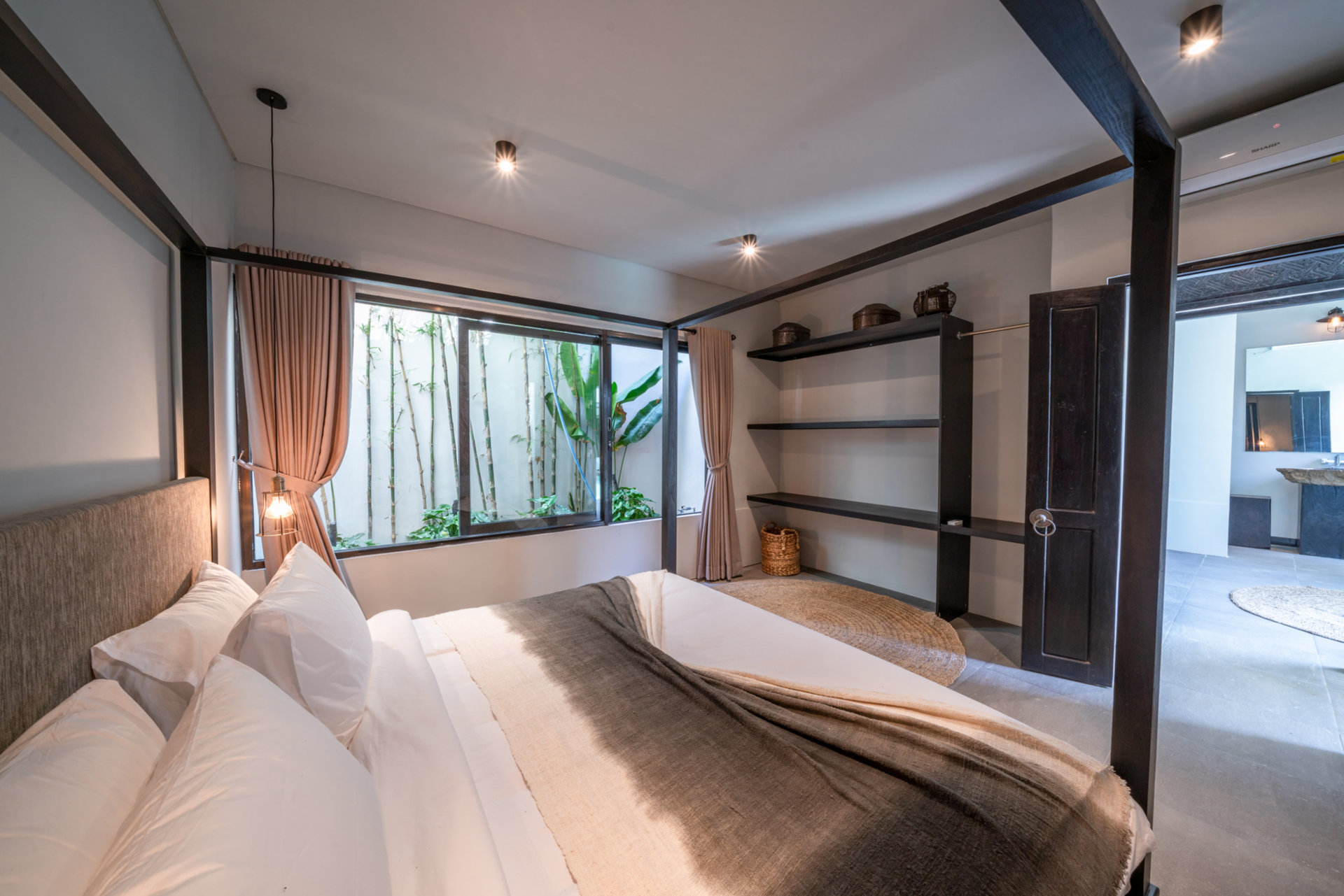 Luxuriöse 4-Zimmer-Ferienwohnung in der Nähe von Berawa Beach, Bali Villa 2094