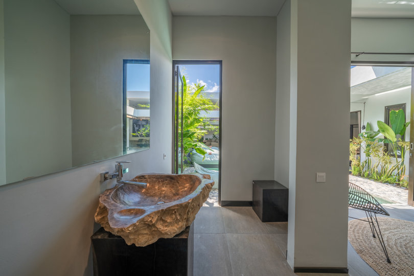 Luxuriöse 4-Zimmer-Ferienwohnung in der Nähe von Berawa Beach, Bali Villa 2094