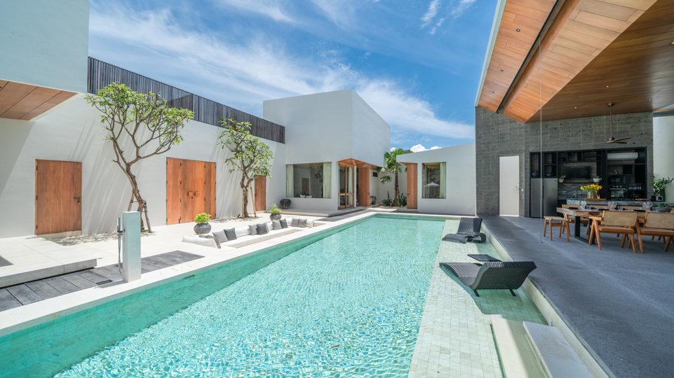 Die ultimative 5-Sterne-Ferienvilla in Kabupaten Badung mit privatem Pool und vollem Personal, Bali Villa 2098