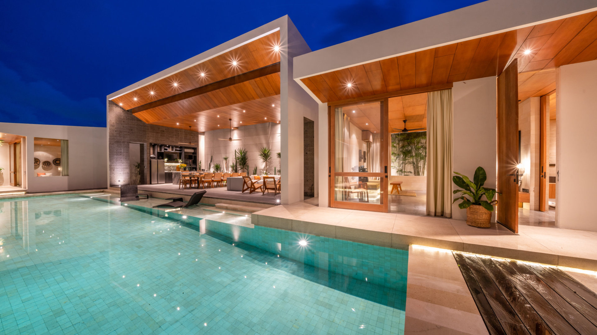Die ultimative 5-Sterne-Ferienvilla in Kabupaten Badung mit privatem Pool und vollem Personal, Bali Villa 2098