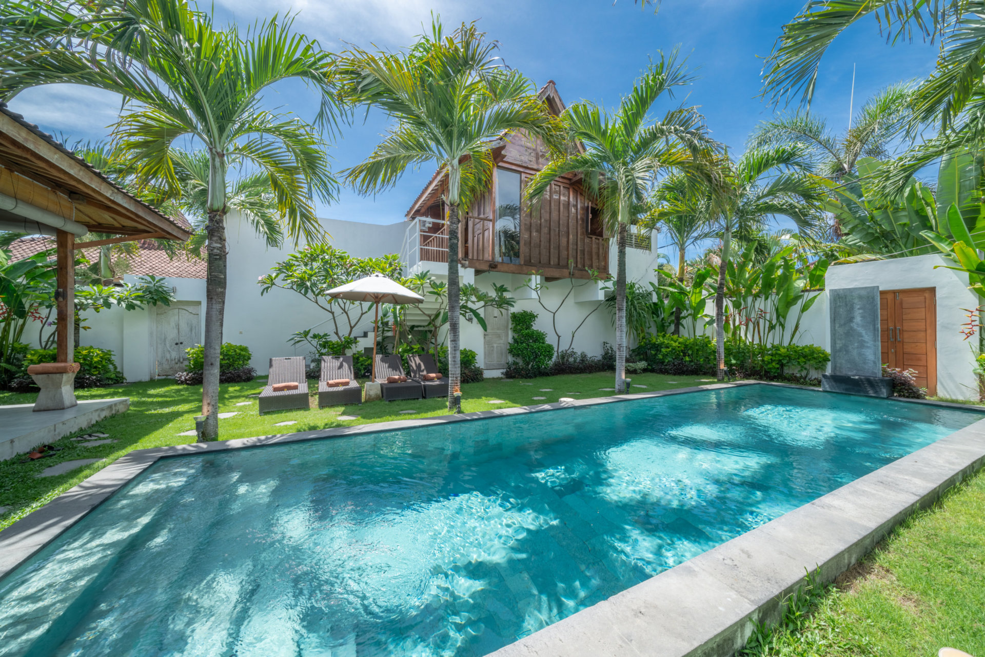 Die ultimative 5-Sterne-Ferienvilla in Kabupaten Badung mit privatem Pool und vollem Personal, Bali Villa 2099