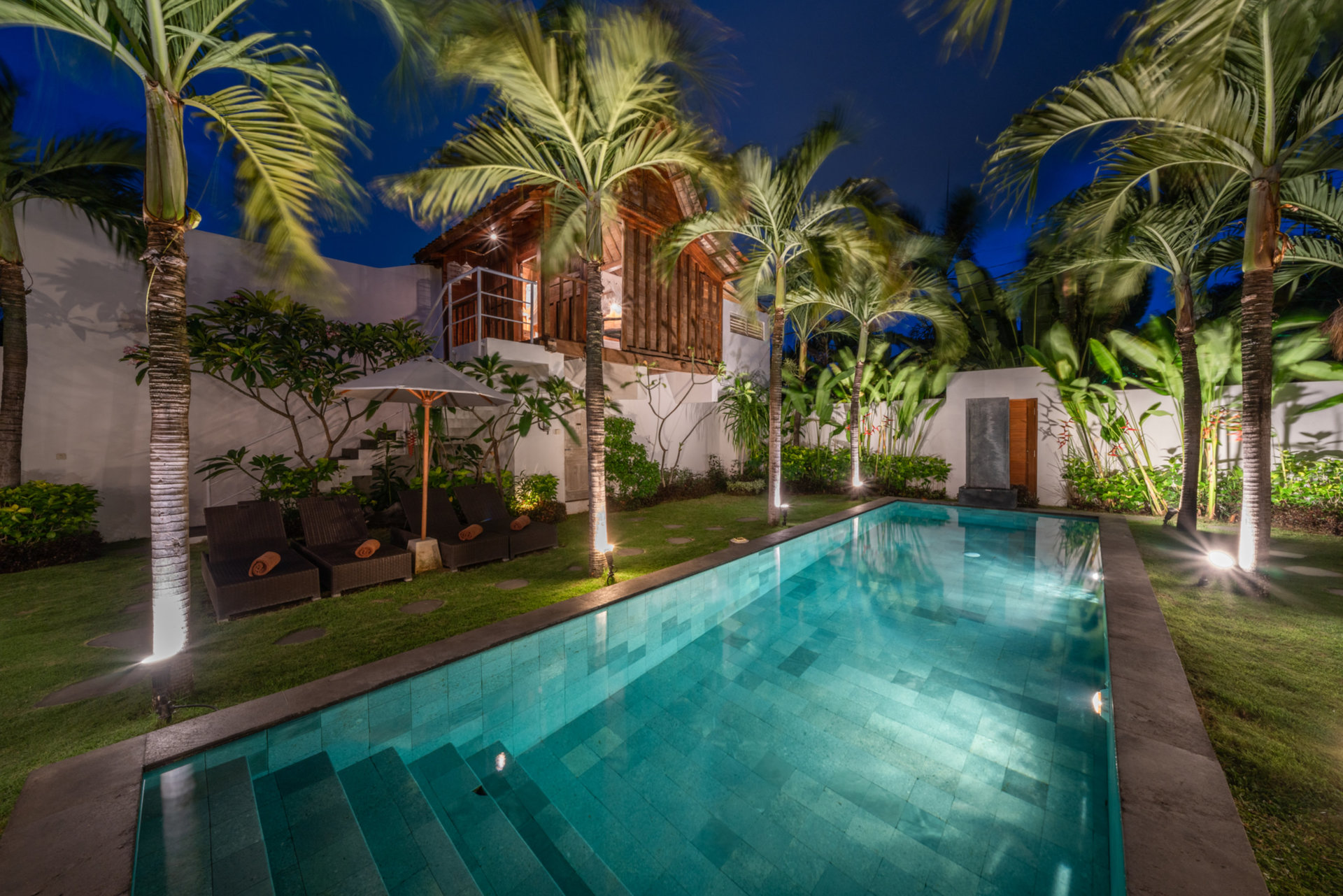 Die ultimative 5-Sterne-Ferienvilla in Kabupaten Badung mit privatem Pool und vollem Personal, Bali Villa 2099