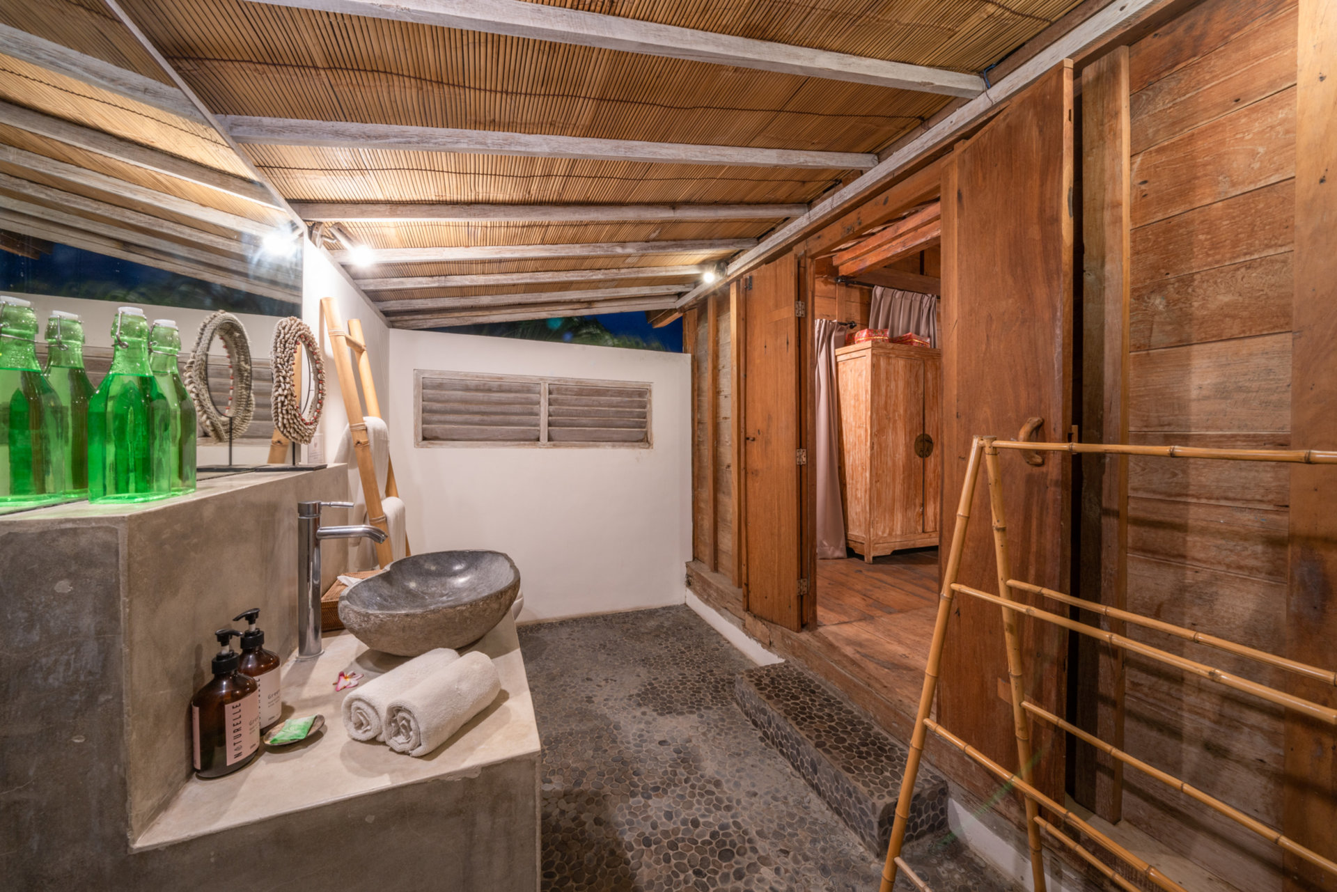 Die ultimative 5-Sterne-Ferienvilla in Kabupaten Badung mit privatem Pool und vollem Personal, Bali Villa 2099