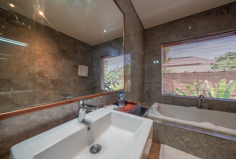 Stellen Sie sich vor, Ihre Familie mietet eine luxuriöse Ferienvilla mit 3 Schlafzimmern in der Nähe von Kabupaten Badung Double Six Beach, Bali Villa 2105