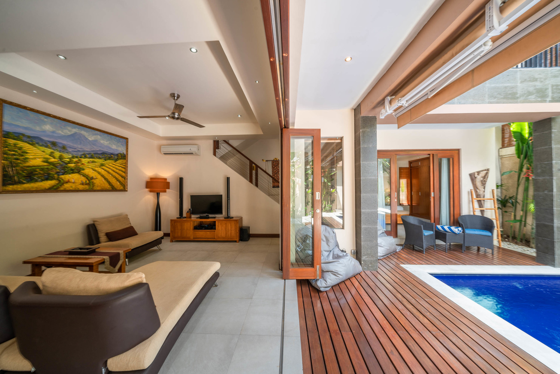 Stellen Sie sich vor, Ihre Familie mietet eine luxuriöse Ferienvilla mit 3 Schlafzimmern in der Nähe von Kabupaten Badung Double Six Beach, Bali Villa 2105