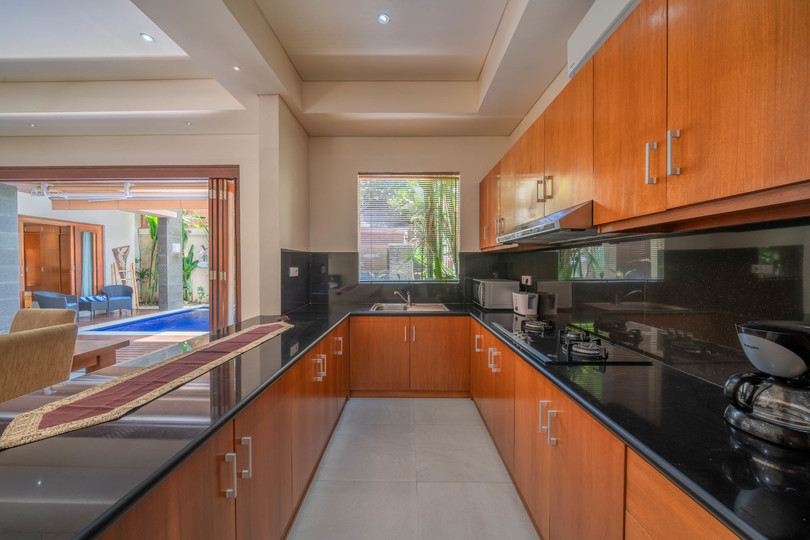 Stellen Sie sich vor, Ihre Familie mietet eine luxuriöse Ferienvilla mit 3 Schlafzimmern in der Nähe von Kabupaten Badung Double Six Beach, Bali Villa 2105